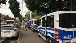 Die Polizei sichert das Gerichtsgebäude in Ludwigsburg. Foto: privat