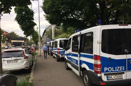 Die Polizei sichert das Gerichtsgebäude in Ludwigsburg. Foto: privat
