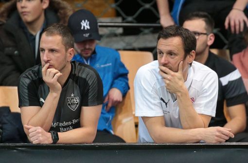 Wechselspiel: Heiko Gerber (re.) löst Tobias Rathgeb (li..) als künftiger Co-Trainer des VfB Stuttgart II ab. Foto: Baumann