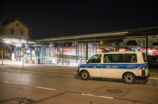 Der Unbekannte stach in einer S-Bahn am Bahnhof Kornwestheim auf den 16-Jährigen ein. Foto: 7aktuell.de/Simon Adomat/7aktuell.de | Simon Adomat