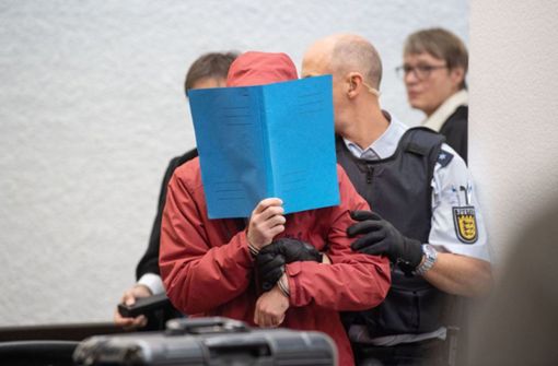 Der Angeklagte vor Gericht in Stuttgart. Foto: dpa
