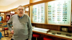 Hans Ulrich Alt hat im  Optikergeschäft viel erlebt – jetzt hört  er auf. Foto: Lg/Piechowski