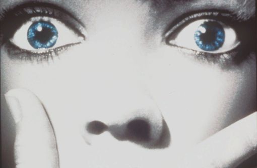 Die Angst in den Augen: Szene aus dem US-Thriller „Scream – Schrei!“ von dem amerikanischen Regisseur Wes Craven aus dem Jahr 1996. Foto: AP