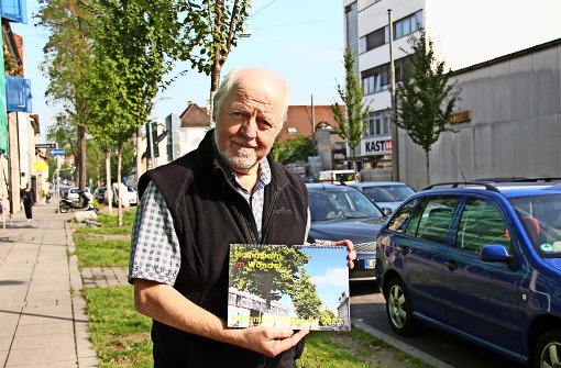 Der Kalender „Stammheim im Wandel“ zeigt Vorher- und Nachher-Aufnahmen von Straßen und Gebäuden. Foto: Marta Popowska