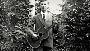 Eugen Brust mit Gitarre. Im Juni 1940 wurde er in der Tötungsanstalt Grafeneck umgebracht. Foto: privat/Stadtarchiv Bietigheim-Bissingen