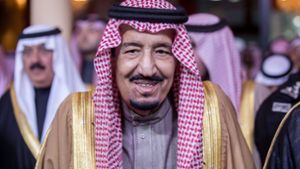 König Salman wurde in einer Spezialklinik in Riad operiert. (Archivbild) Foto: dpa/Michael Kappeler