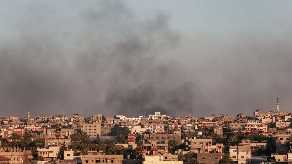 Newsblog zum Krieg im Nahen Osten: Helfer: Dutzende Opfer bei Luftangriff auf Flüchtlingslager bei Rafah