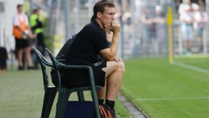VfB-Trainer Hannes Wolf rechnet vorerst nicht mit Holger Badstuber. Foto: Pressefoto Baumann