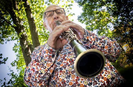 80 Jahre und kein bisschen leise: Peter Bühr   feiert seinen runden Geburtstag mit einem Konzert und Überraschungsgästen  im Bürgerzentrum Waiblingen. Foto: Horst Rudel