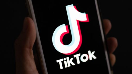 Die Plattform Tiktok ist vor allem unter Jugendlichen sehr beliebt. Foto: Monika Skolimowska/dpa