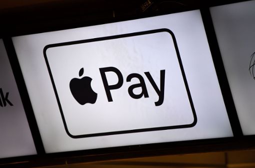 Auch Kunden der Volks- und Raiffeisenbanken können jetzt mit Apple Pay bezahlen. (Symbolbild) Foto: picture alliance/dpa/Lino Mirgeler