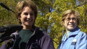 Nun herrscht traurige Gewissheit: Maeve Kennedy (rechts, neben ihrer Mutter Kathleen Kennedy) ist tot. (Archivbild) Foto: dpa/The Washington Times