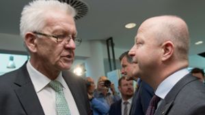 Ministerpräsident Winfried Kretschmann (Grüne) und FDP-Landeschef Michael Theurer kennen sich seit vielen Jahren. Foto: dpa/Thomas Kienzle