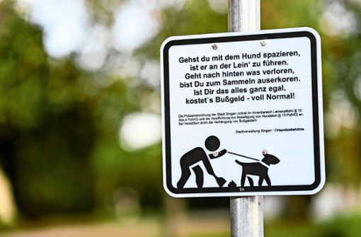 Manche Kommunen machen sich einen Reim draus: ein Schild für das Hundekot-Problem. Foto: dpa