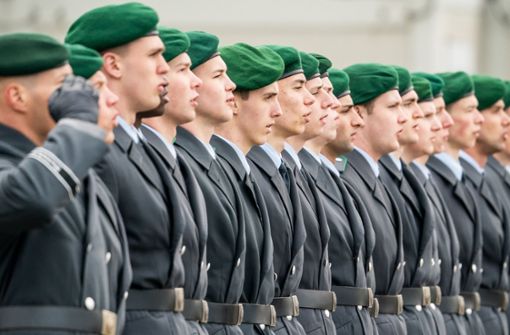 65 Jahre nach ihrer Gründung muss sich die Bundeswehr auf künftige Herausforderungen vorbereiten. Foto: dpa/Michael Kappeler