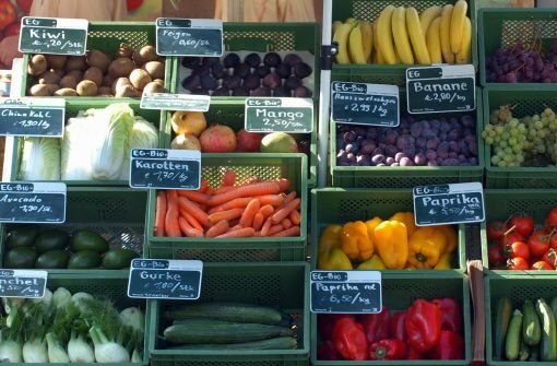 Bio-Gemüse auf einem Wochenmarkt Foto: AP