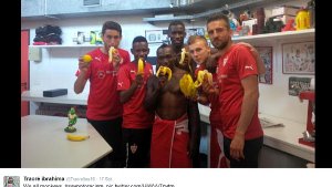 Auf seinem Twitter-Account postete VfB-Spieler Ibrahima Traoré (zweiter von links) das Bild mit seinen Kollegen (von links:) Karim Haggui, Arthur Boka, Antonio Rüdiger, Alexandru Maxim und Vedad Ibisevic.   Foto: @TraoreIbra16 bei Twitter
