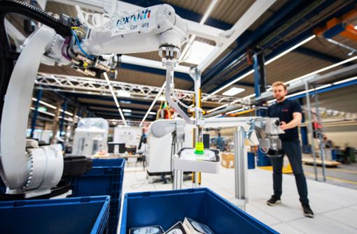 Die Fabriken sind vernetzt. Einzelarbeitsplätze bestimmen das Bild. Kapazitäten  können   nach dem Baukastenprinzip erweitert werden. Foto: Bosch