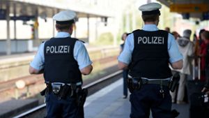 Die Polizei musste wegen eines herrenlosen Koffers in Stuttgart-Rohr ausrücken. (Symbolbild) Foto: dpa