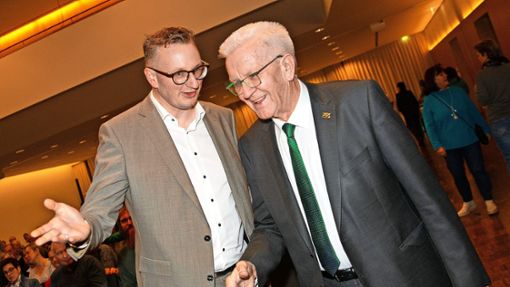 Die Grünen-Politiker Winfried Kretschmann und Andreas Schwarz (links) auf dem Neujahrsempfang in Wendlingen. Foto: /Ines Rudel