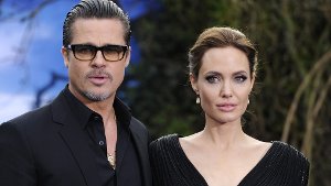 Lässig, glamourös und unheimlich attraktiv: das Hollywood-Traumpaar Angelina Jolie und Brad Pitt spielte uns das perfekte Eheglück mitsamt bunter Kinderschar vor. Hinter der Fassade sah es schon länger nicht mehr so idyllisch aus. Foto: dpa