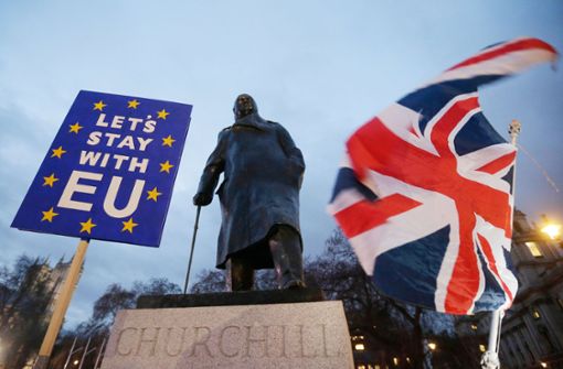 Die Proteste werden lauter: Viele Briten wollen in der EU zu bleiben Foto: dpa/XinHua