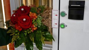 Im Automaten finden sich Blumensträuße für zehn oder 20 Euro. Foto: Eileen Breuer