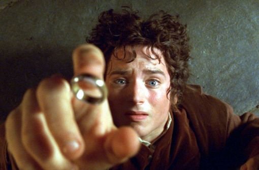 J. R. R. Tolkiens „Hobbit“, die Vorgeschichte zur „Herr der Ringe“-Trilogie, ist ein Thema bei den Dragon Days. Lassen Sie in unserer Bildergalerie nochmals die „Herr-der-Ringe“-Triologie Revue passieren. Foto: dpa