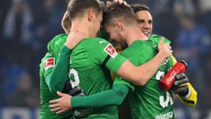 In Partylaune: Das Team von Borussia Mönchengladbach mischt im Titelrennen mit. Foto: dpa