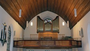 Die Orgel steht nun auf der Empore. Der Chorraum  ist leer und bietet nun Platz für kleinere Veranstaltungen. Foto: /Jacqueline Fritsch