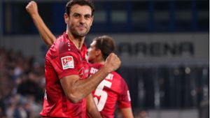 Hamdi Al Ghaddioui ballt die Faust – sein Tor beschert dem VfB den Sieg in Bielefeld. Foto: Baumann