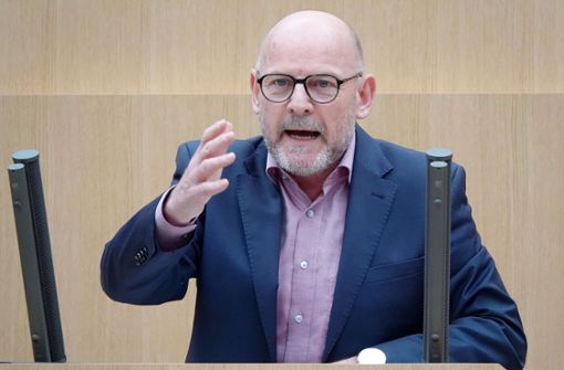 Winfried Hermann begrüßt das europäische Urteil zu Schadstoffmessungen. Foto: dpa