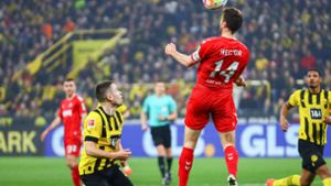 Kopfball von Jonas Hector (1. FC Köln) im Spiel gegen Borussia Dortmund Foto: /imago/Ant Palmer