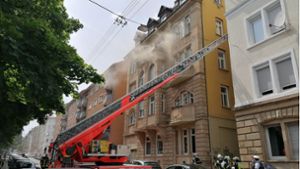 Im Stuttgarter Westen ist es in einem Mehrfamilienhaus ein Brand ausgebrochen. Foto: Andreas Rosar/Fotoagentur Stuttgart