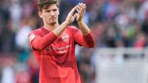 Vier Niederlagen in fünf Spielen haben die Laune von VfB-Keeper Gregor Kobel getrübt. Foto: dpa/Weller