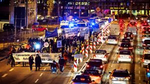 Welche Interessen  bekommen Vorfahrt am Neckartor – die der Anwohner, die Anfang Dezember protestierten,   oder die der Autofahrer? Foto: Lichtgut/Achim Zweygarth