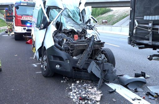 Der Fahrer des Transporters überlebte den Unfall nicht. Foto: 7aktuell.de/JB