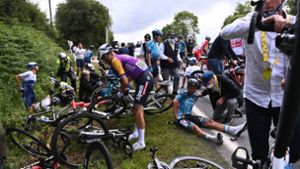Massensturz bei der Tour de France im vergangenen Juni Foto: imago images/Belga/POOL ANNE-CHRISTINE POUJOULAT