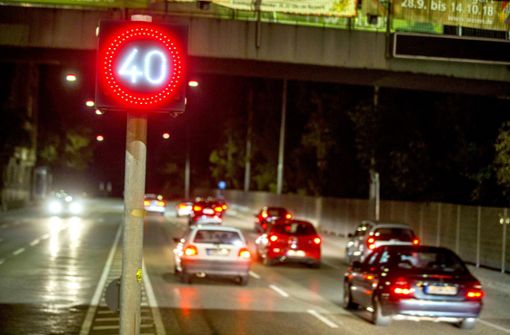 An dieses neue Höchsttempo in der Stuttgarter Innenstadt müssen sich Autofahrer von 2020 an gewöhnen. Foto: 7aktuell/Simon Adomat
