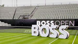Wo früher der Mercedes-Stern hing, präsentiert sich jetzt das Modeunternehmen Hugo Boss als Namensgeber. Foto: Baumann