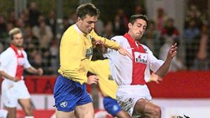 Kramny (re./1997 gegen Kickers-Spieler Markus Beierle) lief 218mal für Mainz 05 auf. Foto: Baumann