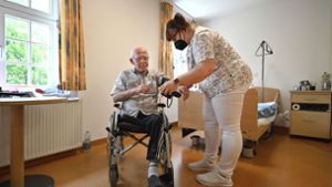 In Pflegeheimen muss für jeden Bewohner  ein Einzelzimmer zur Verfügung stehen. Foto: epd/Matthias Rietschel