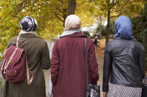 Drei Muslimas, drei Styles: Für viele Gläubige ist der Hijab auch ein modisches Statement. Foto: PantherMedia / /Monkeybusiness Images