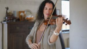 Mit   zwei Jahren  wusste Bettina Penzel, dass  sie einmal  Geige spielen wollte. Foto: factum/Weise