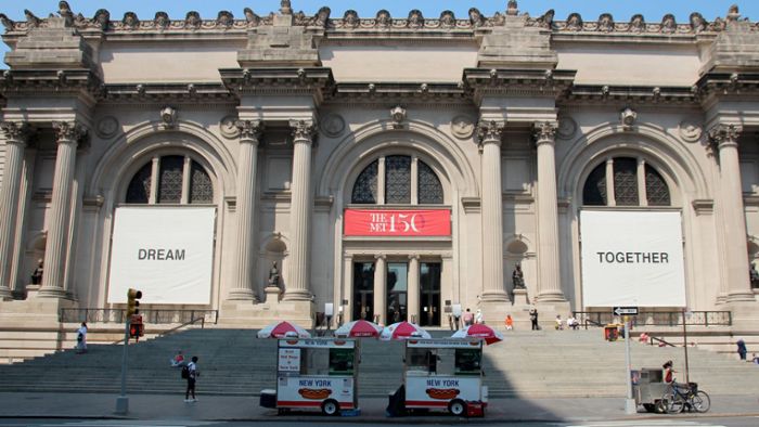 Yoko Ono eröffnet Metropolitan Museum