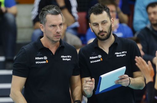 Trainer Giannis Athanasopoulos (rechts) darf sich über einen Neuzugang freuen. Foto: Baumann