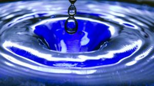 Ersten Erkenntnissen zufolge ist der Blaustich auf eine natürliche Schwankung in der Zusammensetzung des Wassers zurückzuführen (Symbolbild). Foto: dpa-Zentralbild