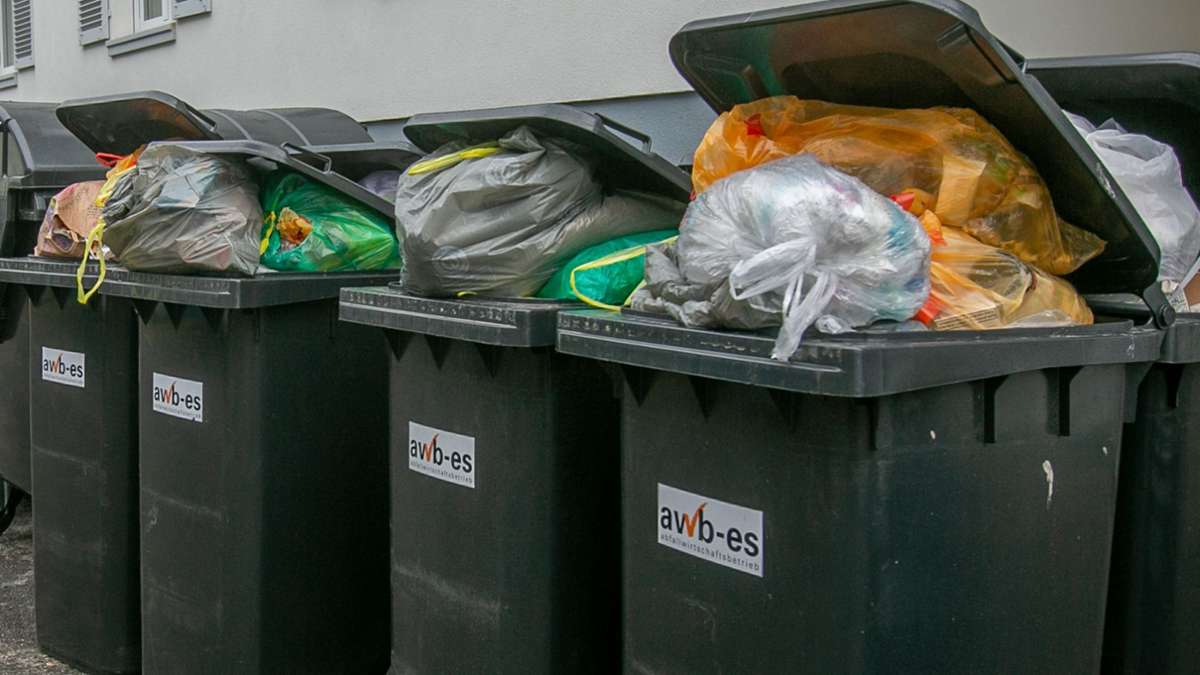 Abfallentsorgung im Kreis Esslingen: Wird der  Müllkalender zum letzten Mal   verteilt?