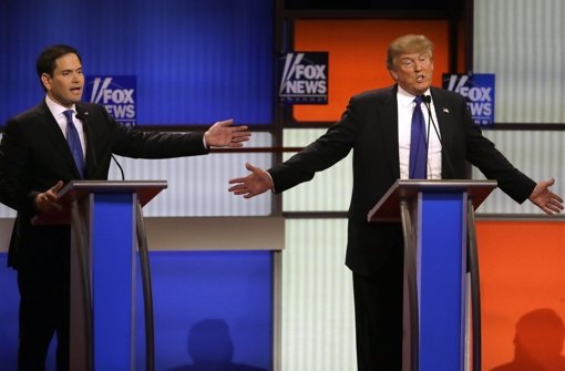 Präsidentschaftskandidat Donald Trump (rechts) sorgte bei der jüngsten Debatte der republikanischen Kandidaten wieder für peinliche Momente. Neben ihm Marco Rubio. Foto: AP
