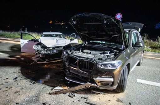 Der Audi und der BMW sind nach dem Unfall nicht mehr fahrbereit. Foto: 7aktuell.de/Simon Adomat